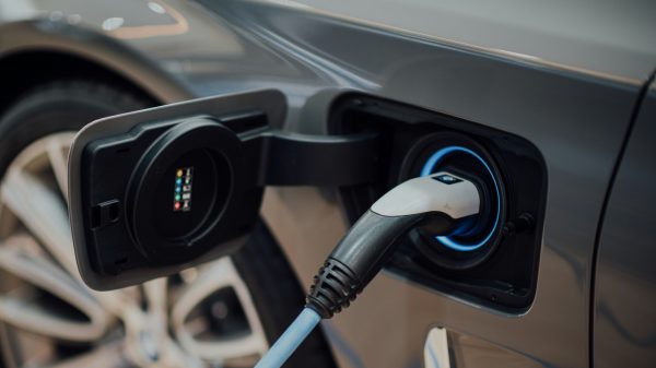 Milloin taloyhtiön kannattaa investoida sähköautojen lataukseen?